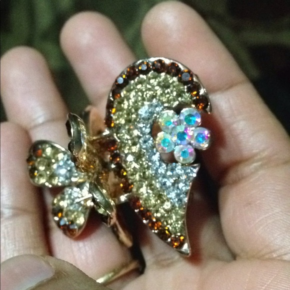 Rhinestones gold butterfly  clip - Picture 4 of 5